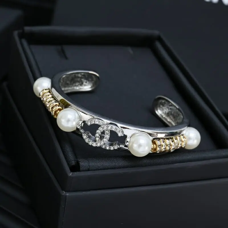 chanel bracelets s_123a207